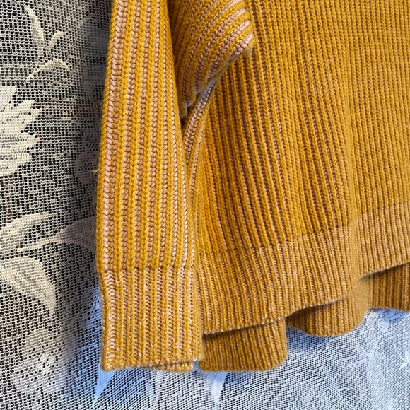 Cute mustard yellow knit sweater 💛 - Picture 2 of 4